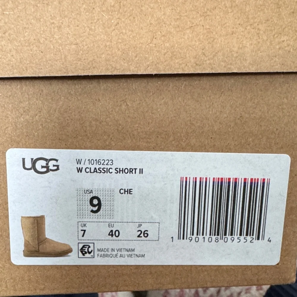 UGG Classic Short II Tan Boots - Picture 6 of 6